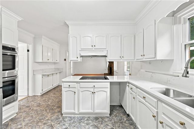 50 Willow RD, Hampton, VA 23664