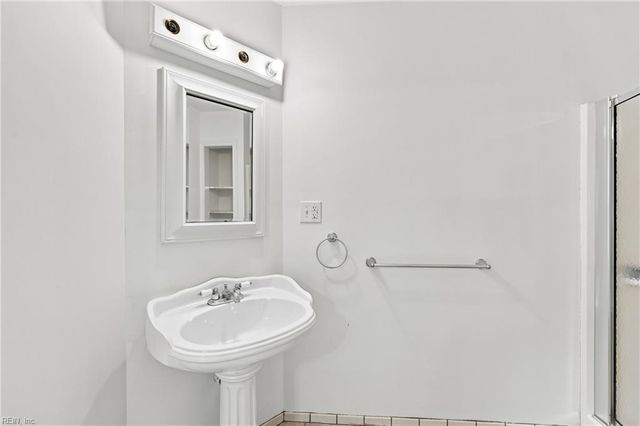 50 Willow RD, Hampton, VA 23664