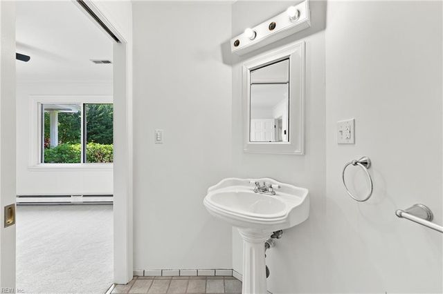 50 Willow RD, Hampton, VA 23664