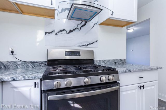 18666 Carrie Street, Detroit, MI 48234