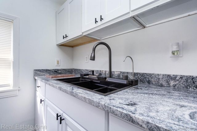 18666 Carrie Street, Detroit, MI 48234