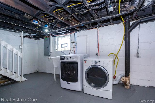 18666 Carrie Street, Detroit, MI 48234