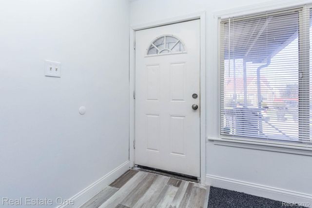 18666 Carrie Street, Detroit, MI 48234