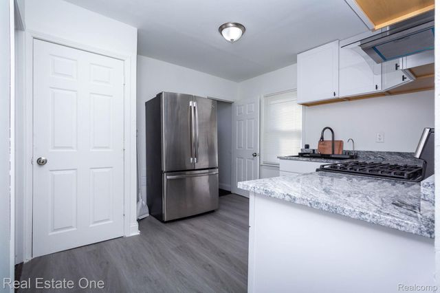 18666 Carrie Street, Detroit, MI 48234