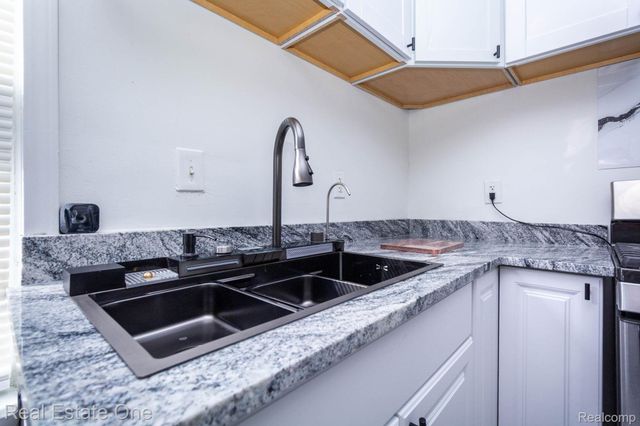 18666 Carrie Street, Detroit, MI 48234