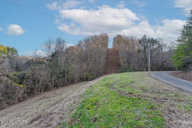 5 Lamplighter Way, Newport, TN 37821