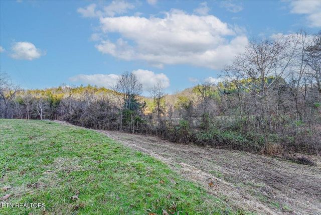 5 Lamplighter Way, Newport, TN 37821