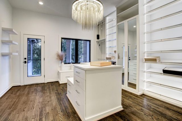 5158 Huckleberry Circle, Houston, TX 77056