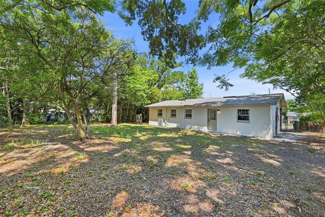 2115 WOODLAND BOULEVARD, Leesburg, FL 34748