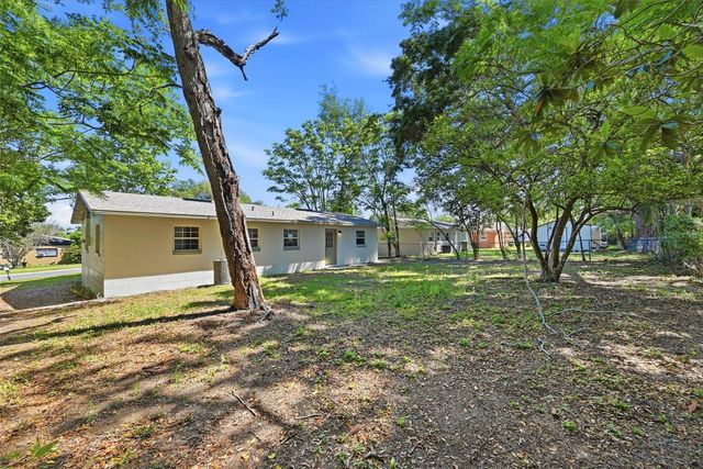 2115 WOODLAND BOULEVARD, Leesburg, FL 34748