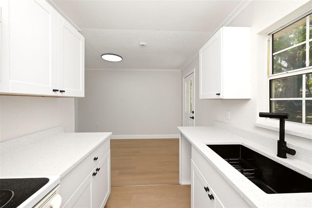 2115 WOODLAND BOULEVARD, Leesburg, FL 34748