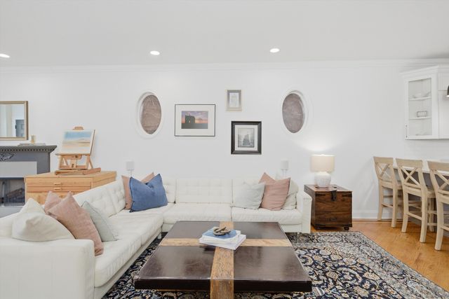 1517 W Adams Street 1, Chicago, IL 60607