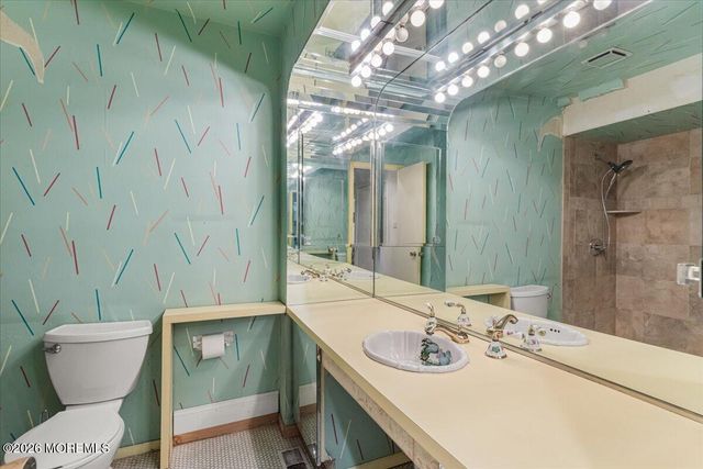 2 Steward Lane, Manalapan, NJ 07726