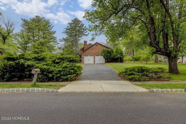 2 Steward Lane, Manalapan, NJ 07726