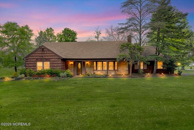 2 Steward Lane, Manalapan, NJ 07726