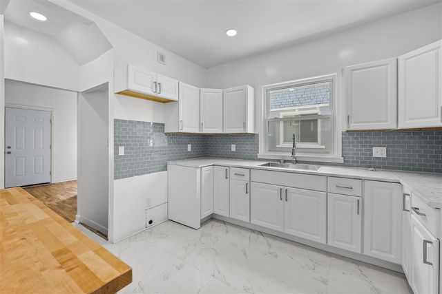 80 Louise Street, Highland Park, MI 48203