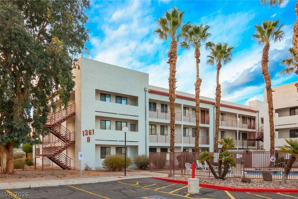 1361 East University Avenue 312, Las Vegas, NV 89119 — exterior