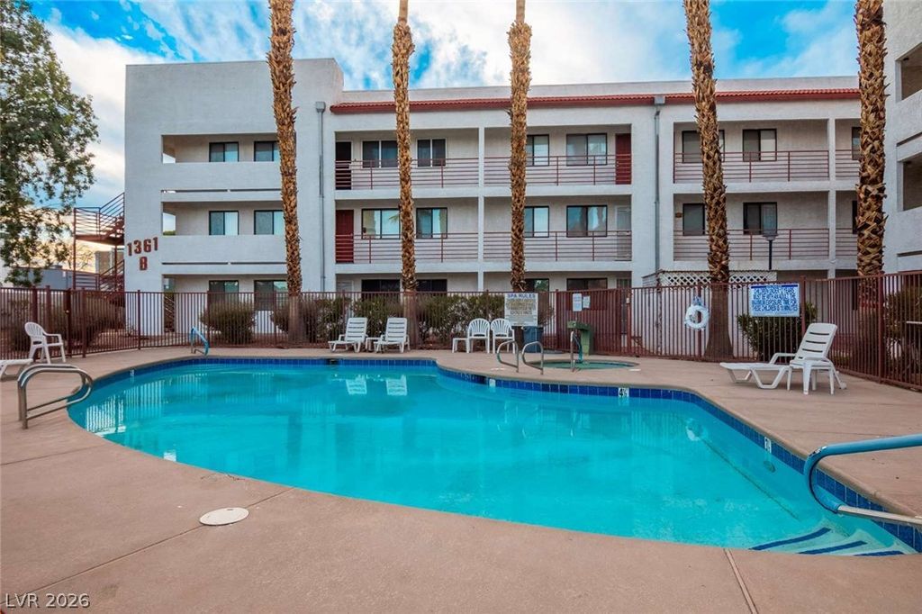 1361 East University Avenue 312, Las Vegas, NV 89119 — photo 2