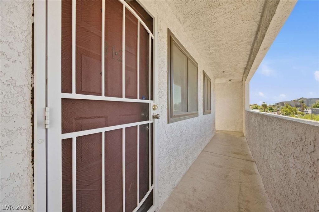 1361 East University Avenue 312, Las Vegas, NV 89119 — photo 3