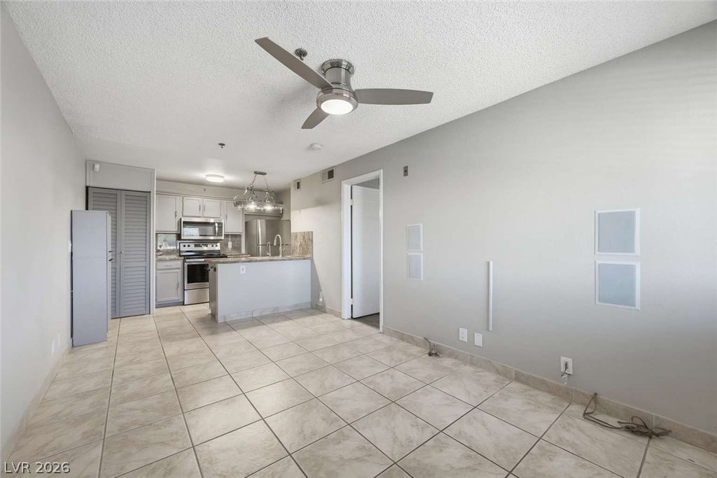 1361 East University Avenue 312, Las Vegas, NV 89119 — photo 4