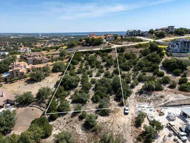 104 Piazza Vetta DR, Lakeway, TX 78734