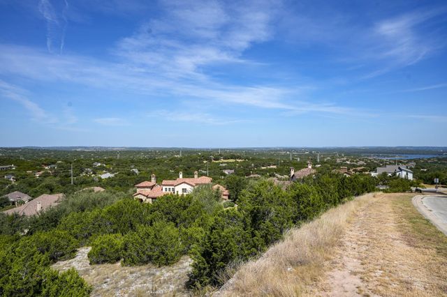 104 Piazza Vetta DR, Lakeway, TX 78734
