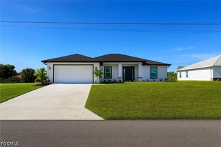 402 NE 31st TER, Cape Coral, FL 33909