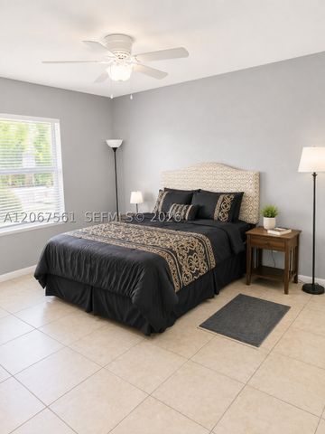 221 NE 35th St, Oakland Park, FL 33334