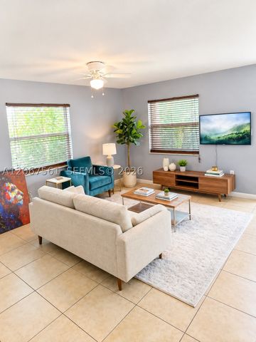 221 NE 35th St, Oakland Park, FL 33334