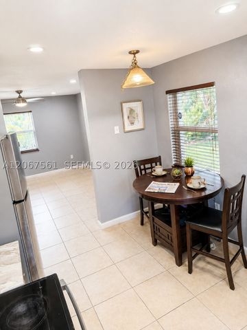 221 NE 35th St, Oakland Park, FL 33334