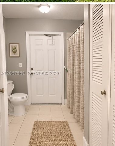 221 NE 35th St, Oakland Park, FL 33334