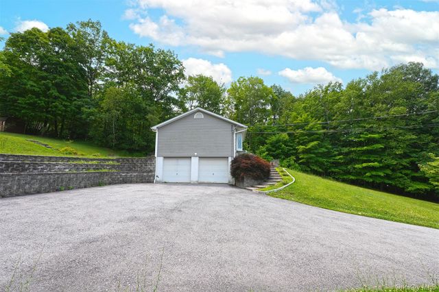 128 Lookout Pass, Stormville, NY 12582