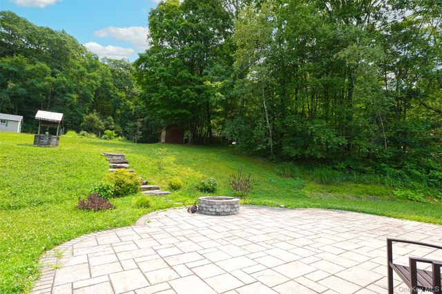 128 Lookout Pass, Stormville, NY 12582