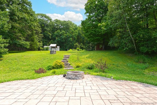 128 Lookout Pass, Stormville, NY 12582