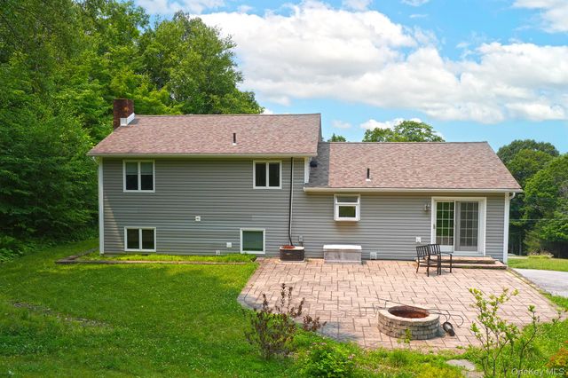 128 Lookout Pass, Stormville, NY 12582