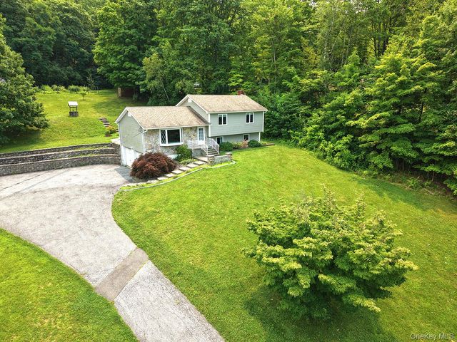 128 Lookout Pass, Stormville, NY 12582