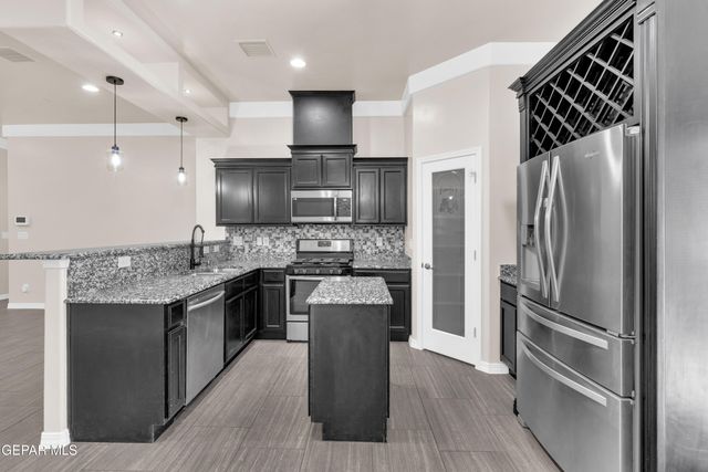 3728 Loma Jacinto Drive, El Paso, TX 79938