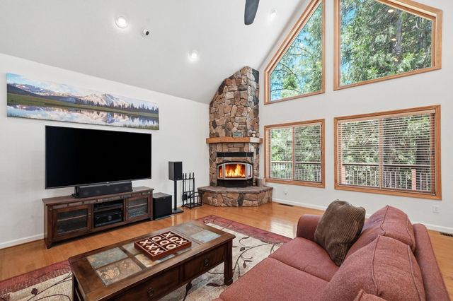 27985 Starlight Dr, Pioneer, CA 95666