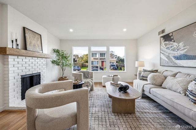 663 Foothill Drive, Pacifica, CA 94044