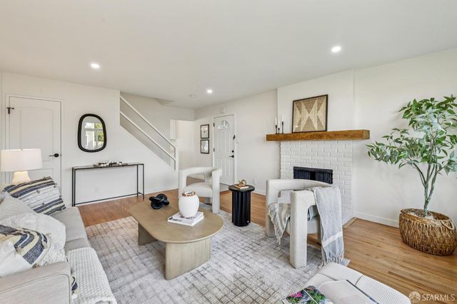 663 Foothill Drive, Pacifica, CA 94044