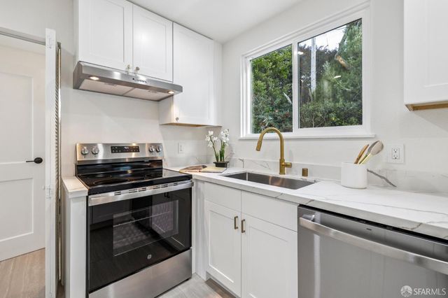 663 Foothill Drive, Pacifica, CA 94044