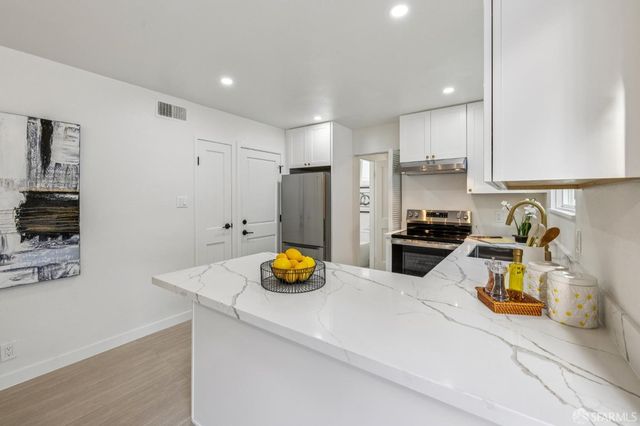 663 Foothill Drive, Pacifica, CA 94044