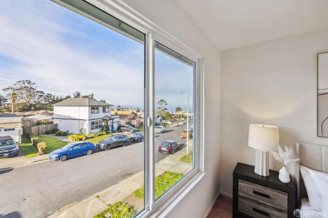 663 Foothill Drive, Pacifica, CA 94044