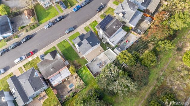 663 Foothill Drive, Pacifica, CA 94044