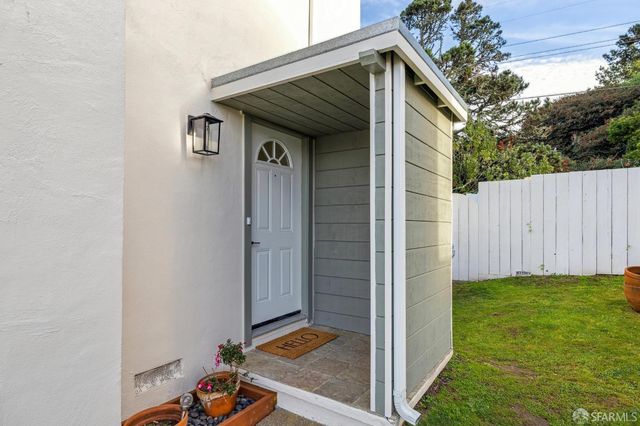 663 Foothill Drive, Pacifica, CA 94044