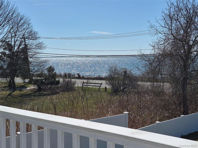 2 S Valley Road, Hampton Bays, NY 11946