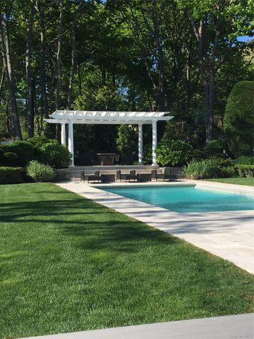 2 S Valley Road, Hampton Bays, NY 11946