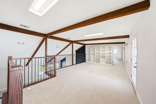 1300 Warbler Dr, Kerrville, TX 78028