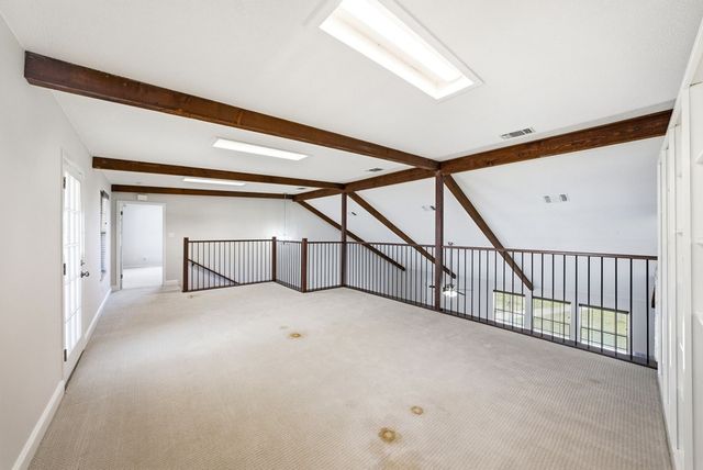 1300 Warbler Dr, Kerrville, TX 78028