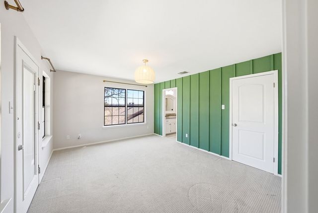 1300 Warbler Dr, Kerrville, TX 78028